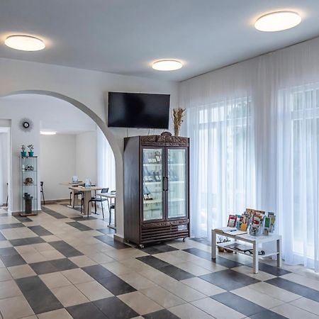 Hotel Bacchus Кестхей Екстер'єр фото