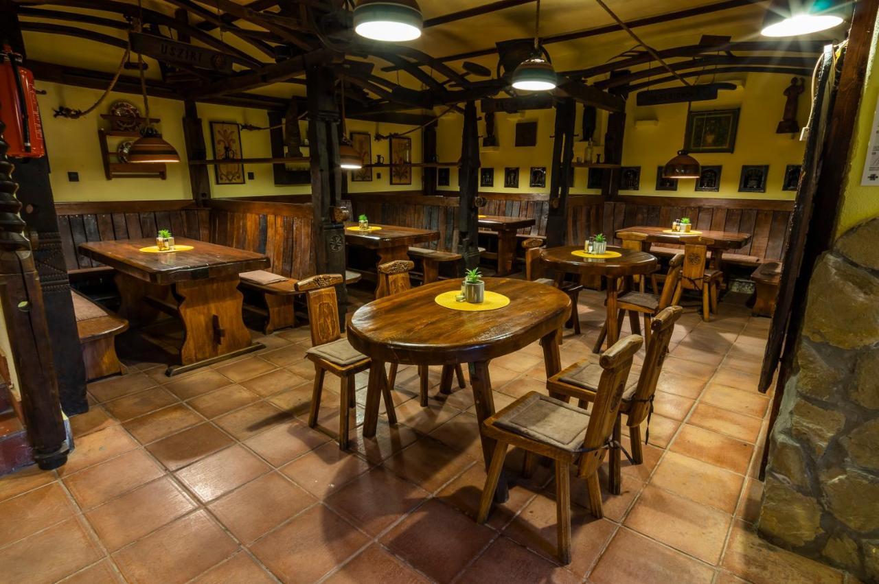 Hotel Bacchus Кестхей Екстер'єр фото