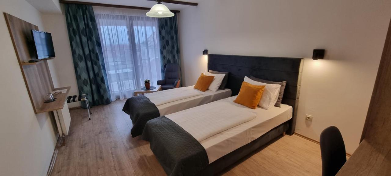 Hotel Bacchus Кестхей Екстер'єр фото