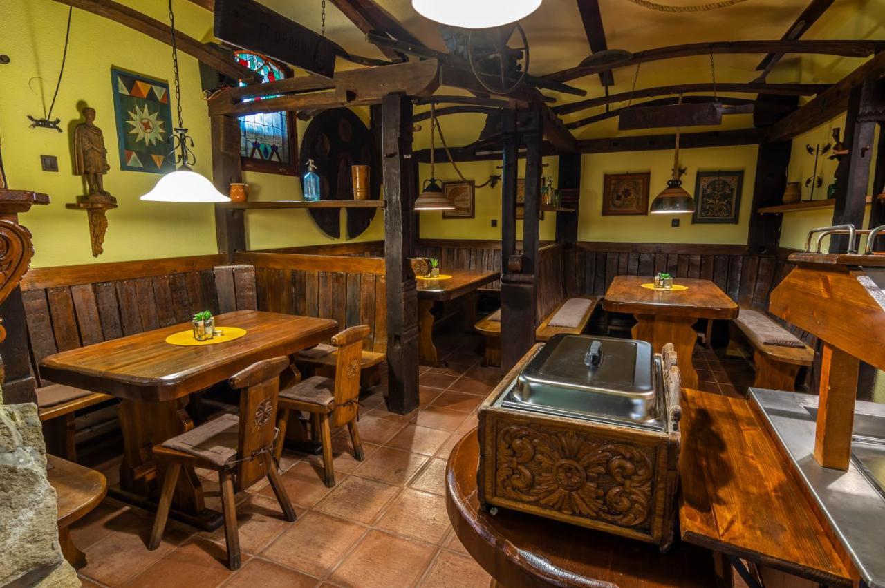 Hotel Bacchus Кестхей Екстер'єр фото