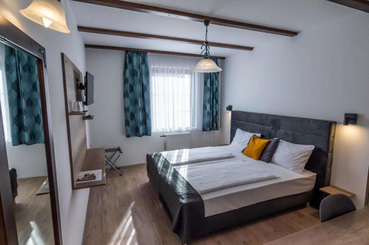 Hotel Bacchus Кестхей Екстер'єр фото