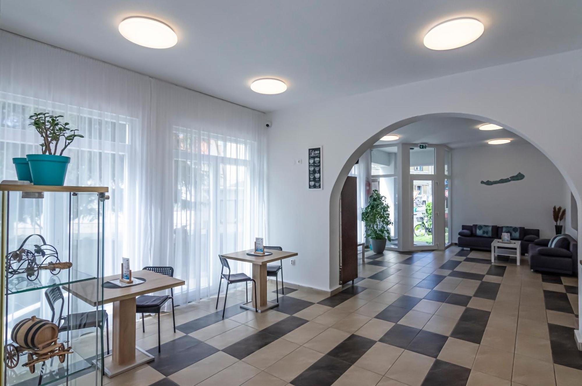 Hotel Bacchus Кестхей Екстер'єр фото